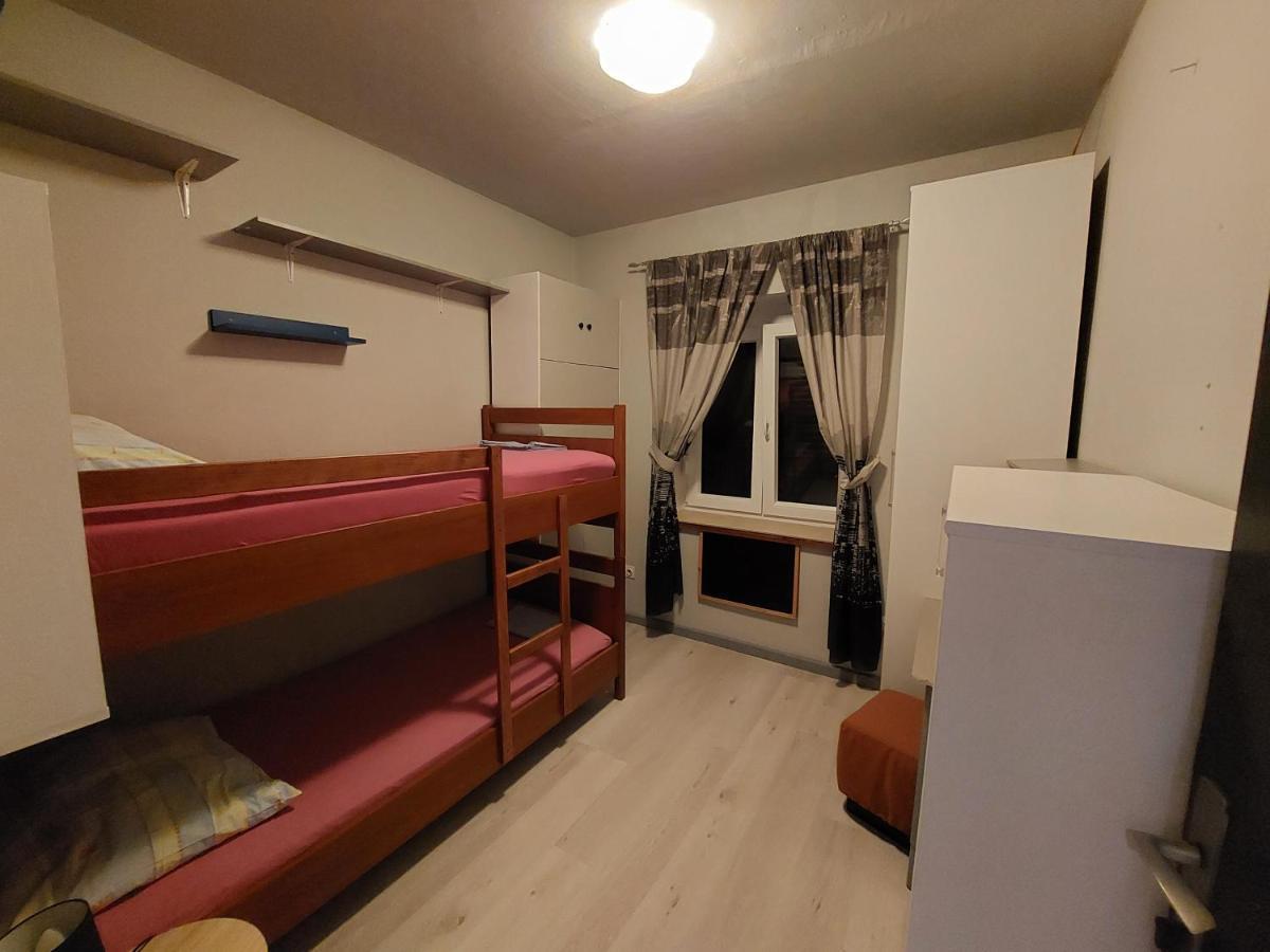 Apartment Denis Сень Екстер'єр фото