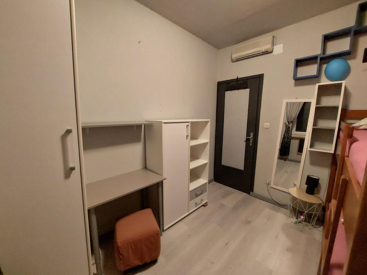 Apartment Denis Сень Екстер'єр фото