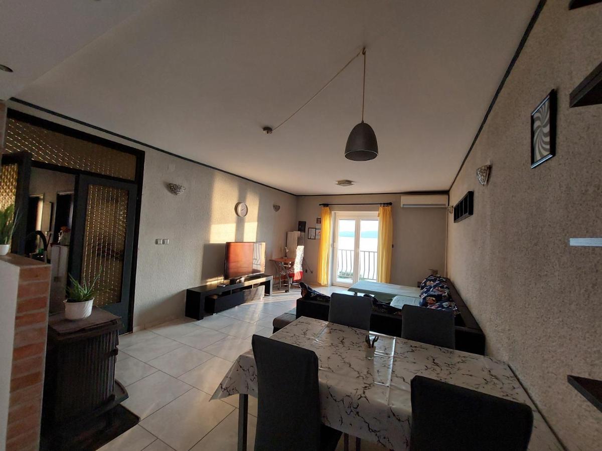Apartment Denis Сень Екстер'єр фото